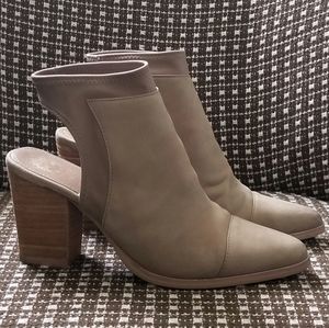Vince Camuto Sz 7.5 Stacked Heel Mule w-strap